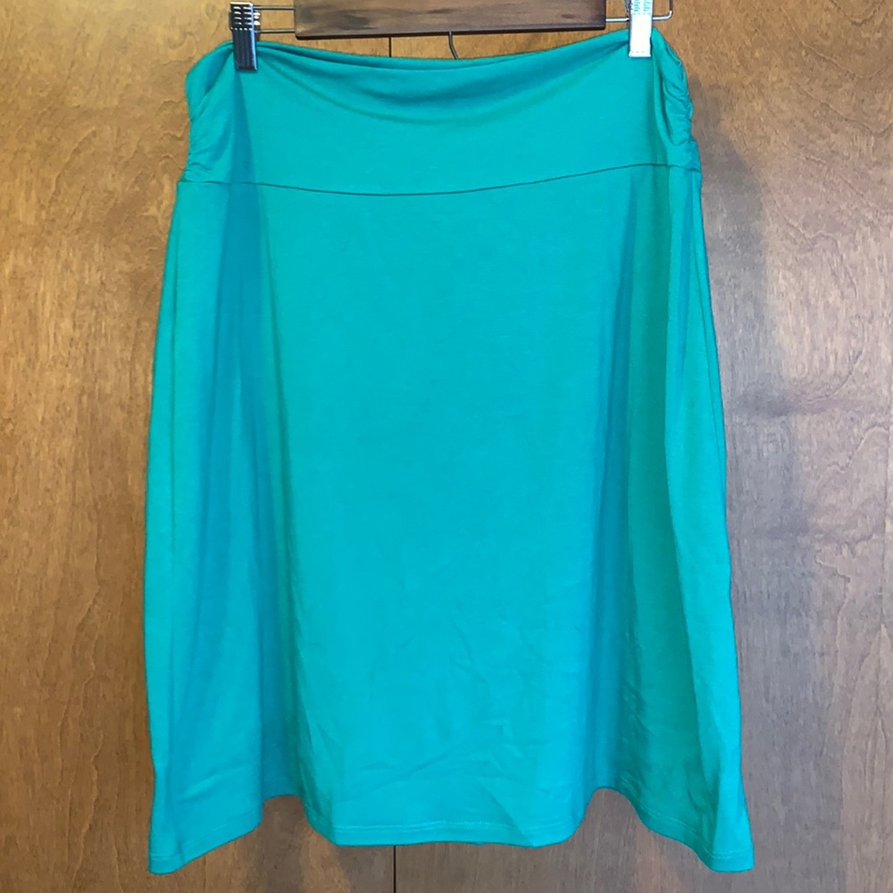 EUC Women’s kelly green knit skirt - size L (12/14)